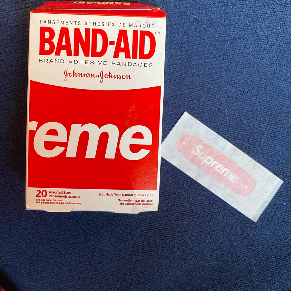 One ☝🏼 Supreme band-aid